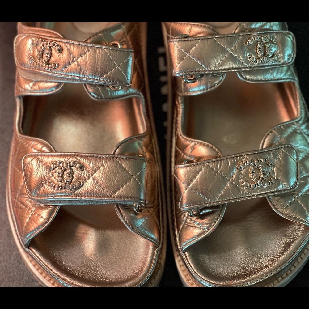 ✨✨Not for sale✨✨Chanel gold dad sandals worn 3x size 38/ 8.5 - Picture 2 of 9